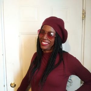 Meet your Posher, Dana